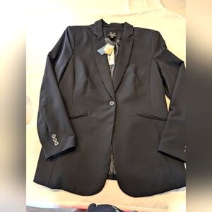 Worthington Ladies Fully Lined and Fitted Black Blazer Machine Washable
